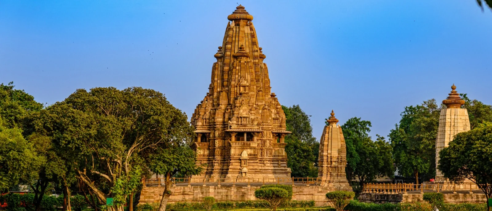 Luxury Retreats Near Khajuraho Attractions: A Heritage Staycation in the Land of Temples